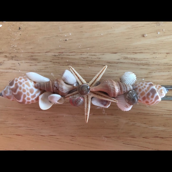 Accessories - 🆕Small Sea Shell Barrette